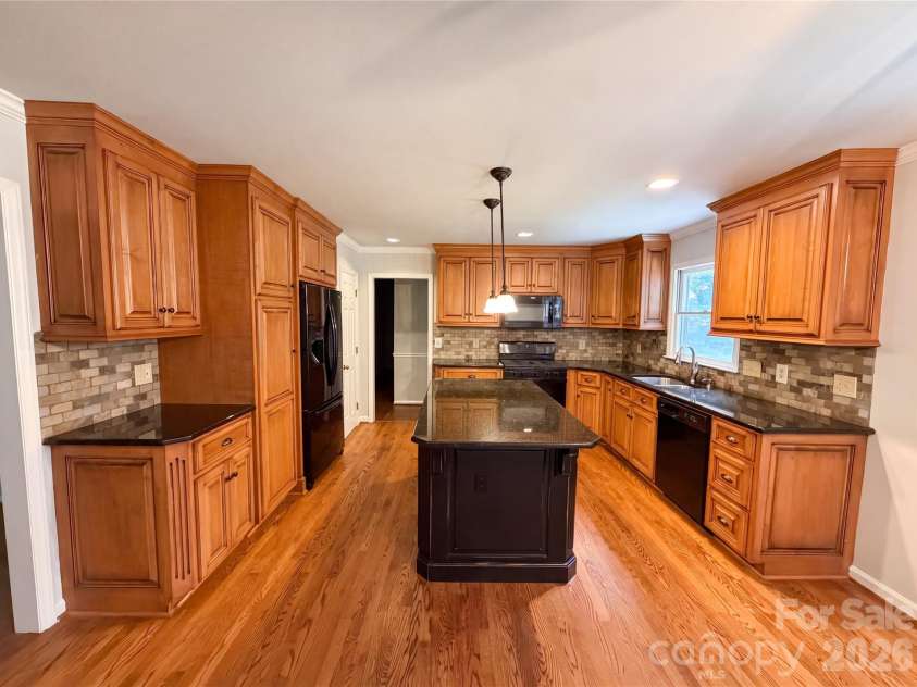 3029 Southampton Circle, Gastonia, NC 28056.  MLS# CAR4354399, YatesRealty ID 26606. 