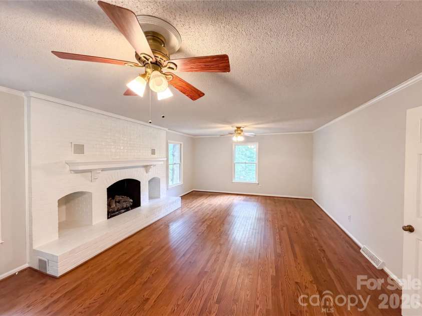3029 Southampton Circle, Gastonia, NC 28056.  MLS# CAR4354399, YatesRealty ID 26606. 