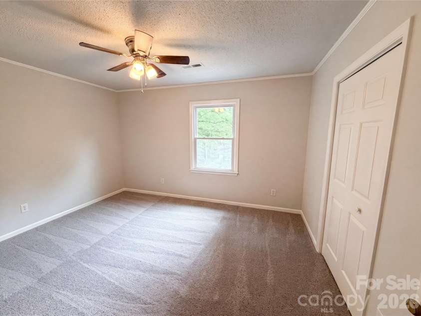 3029 Southampton Circle, Gastonia, NC 28056.  MLS# CAR4354399, YatesRealty ID 26606. 
