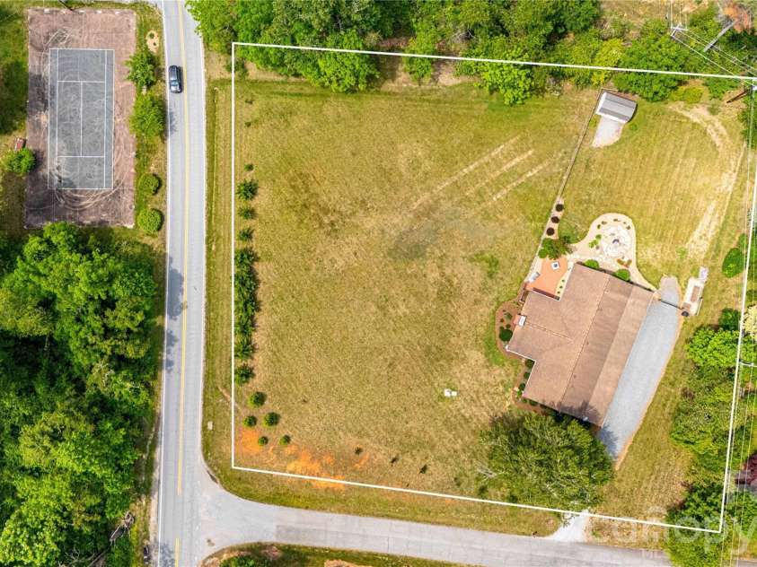 15 Bowman Ridge Road, Hendersonville, NC 28739.  MLS# CAR4369770, YatesRealty ID 26608. Aerial