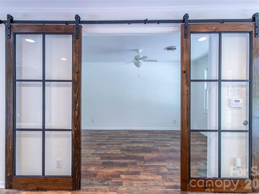 15 Bowman Ridge Road, Hendersonville, NC 28739.  MLS# CAR4369770, YatesRealty ID 26608. Dining Room, Office, Bonus