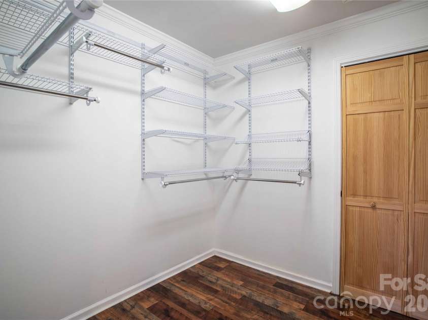 15 Bowman Ridge Road, Hendersonville, NC 28739.  MLS# CAR4369770, YatesRealty ID 26608. Primary Closet