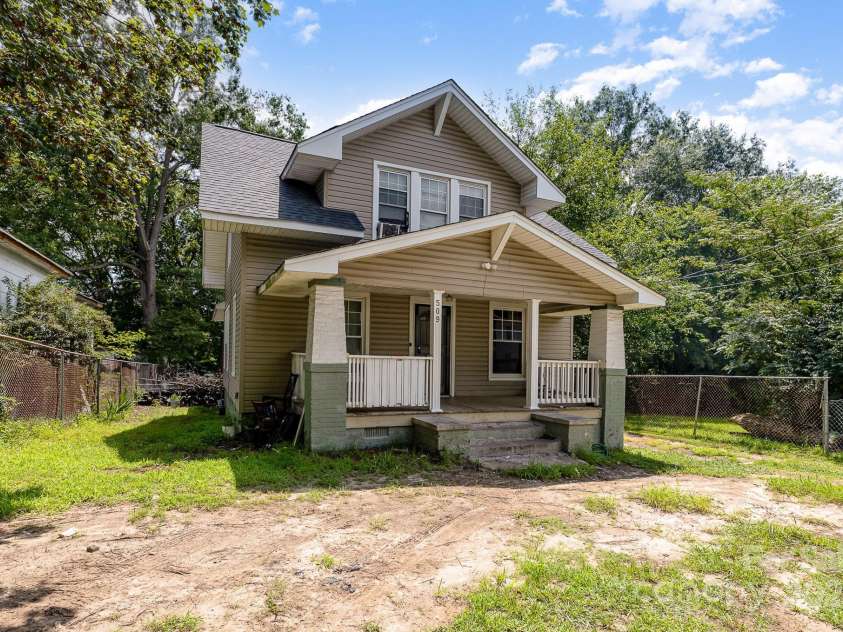 509 Cable Street, High Point, NC 27260.  MLS# CAR4282889, YatesRealty ID 26608. 