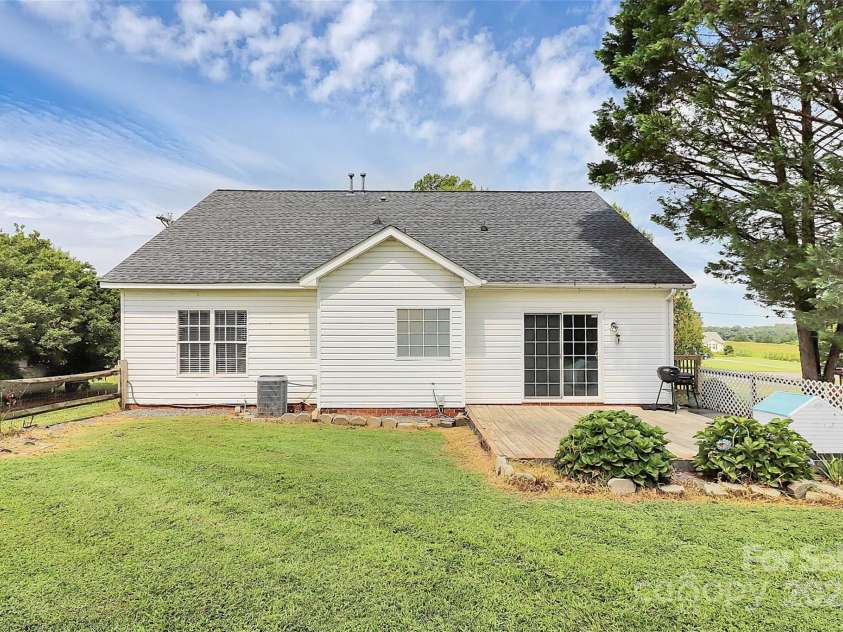 6812 Sugar And Wine Road, Monroe, NC 28110.  MLS# CAR4281685, YatesRealty ID 26609. 