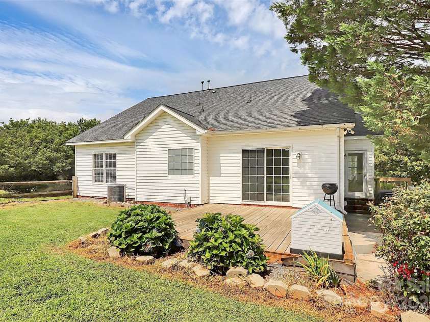 6812 Sugar And Wine Road, Monroe, NC 28110.  MLS# CAR4281685, YatesRealty ID 26609. 