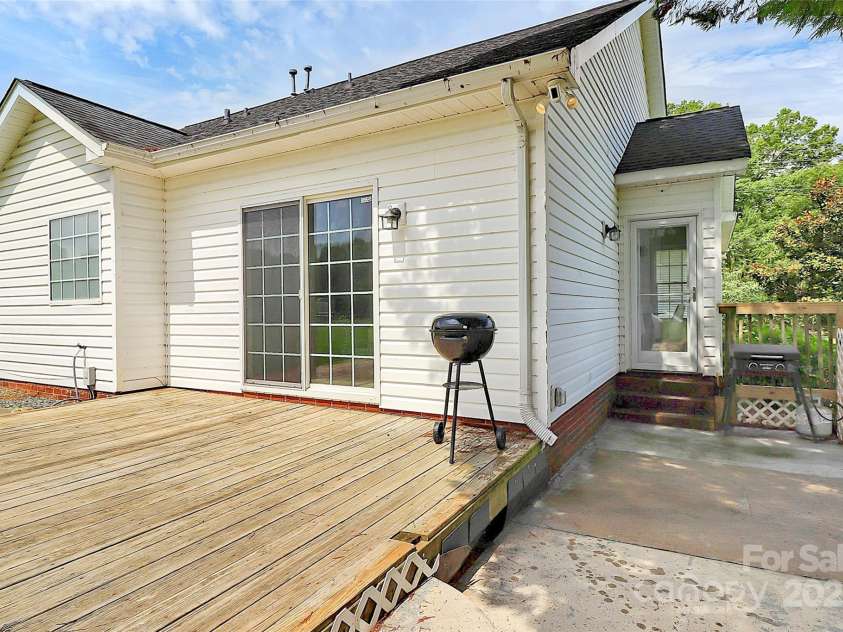 6812 Sugar And Wine Road, Monroe, NC 28110.  MLS# CAR4281685, YatesRealty ID 26609. 