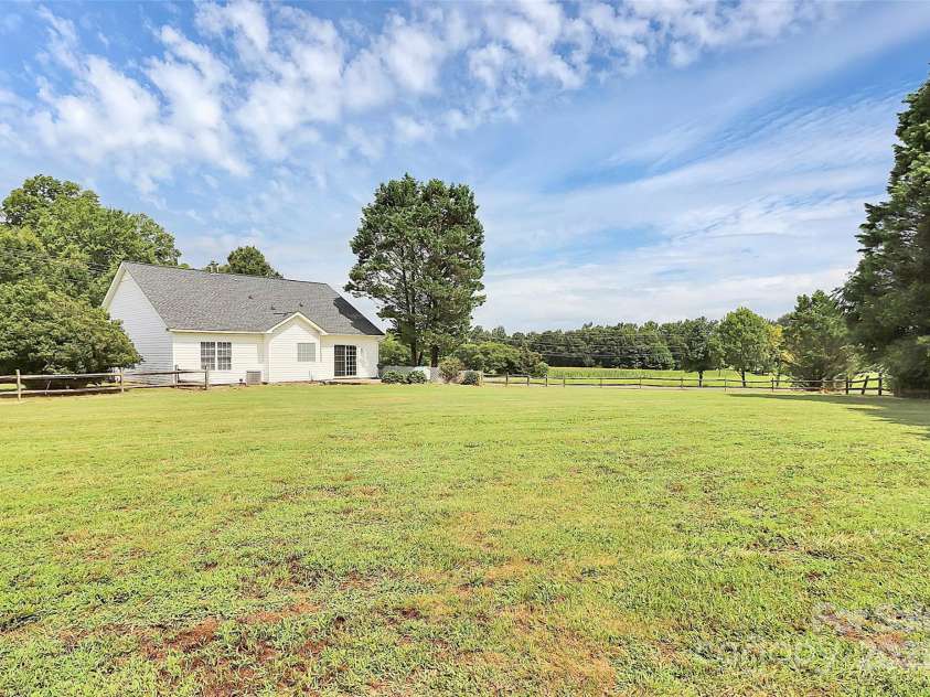 6812 Sugar And Wine Road, Monroe, NC 28110.  MLS# CAR4281685, YatesRealty ID 26609. 