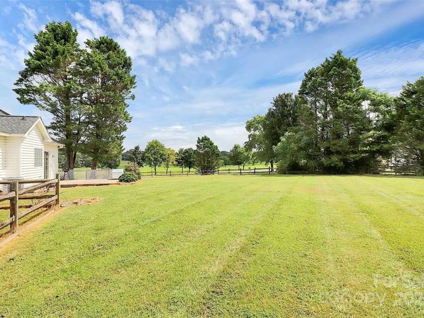 6812 Sugar And Wine Road, Monroe, NC 28110.  MLS# CAR4281685, YatesRealty ID 26609. 
