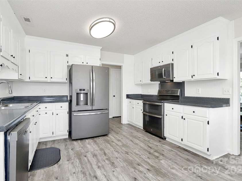 6812 Sugar And Wine Road, Monroe, NC 28110.  MLS# CAR4281685, YatesRealty ID 26609. 