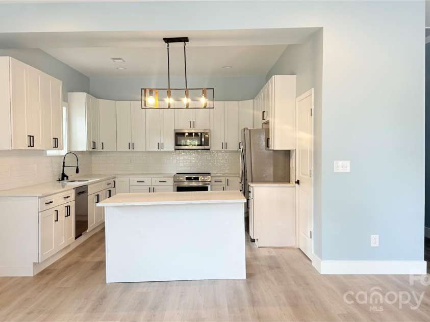 106 Market Street, Lancaster, SC 29720.  MLS# CAR4309751, YatesRealty ID 2661. 
