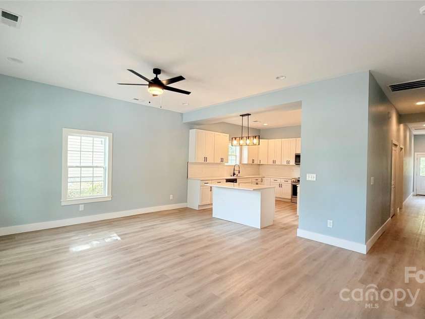106 Market Street, Lancaster, SC 29720.  MLS# CAR4309751, YatesRealty ID 2661. 
