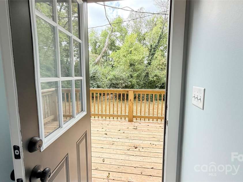 106 Market Street, Lancaster, SC 29720.  MLS# CAR4309751, YatesRealty ID 2661. 