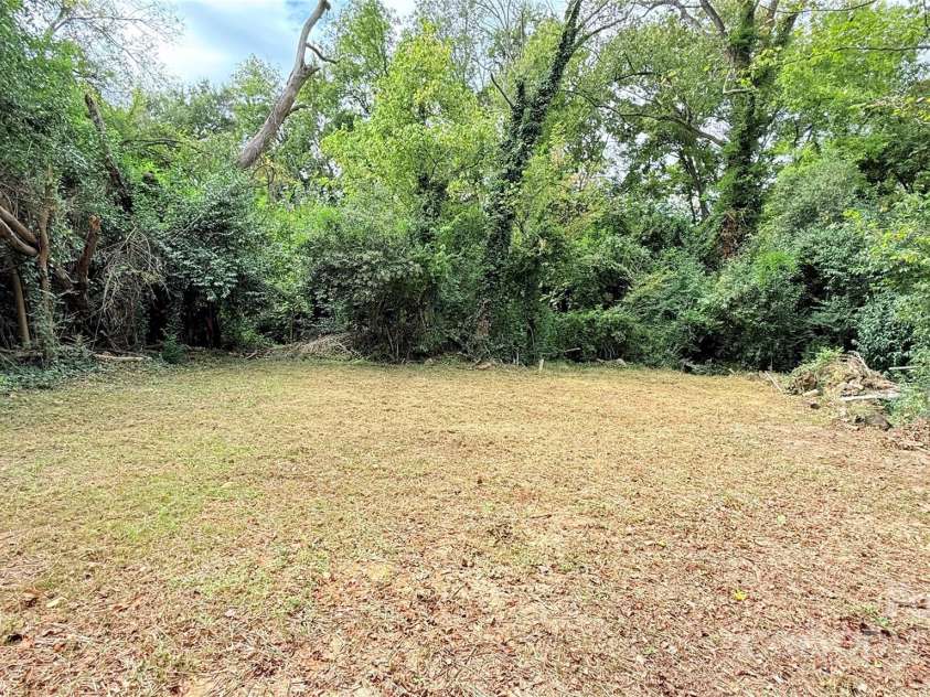 106 Market Street, Lancaster, SC 29720.  MLS# CAR4309751, YatesRealty ID 2661. 