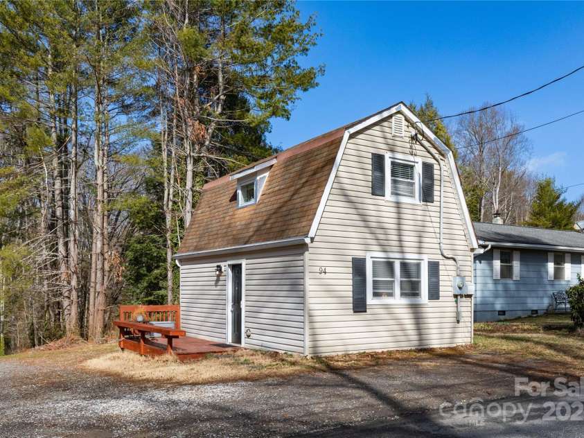 94 Church Road, Fairview, NC 28730.  MLS# CAR4230684, YatesRealty ID 2661. Welcome to 94 Church Rd! 