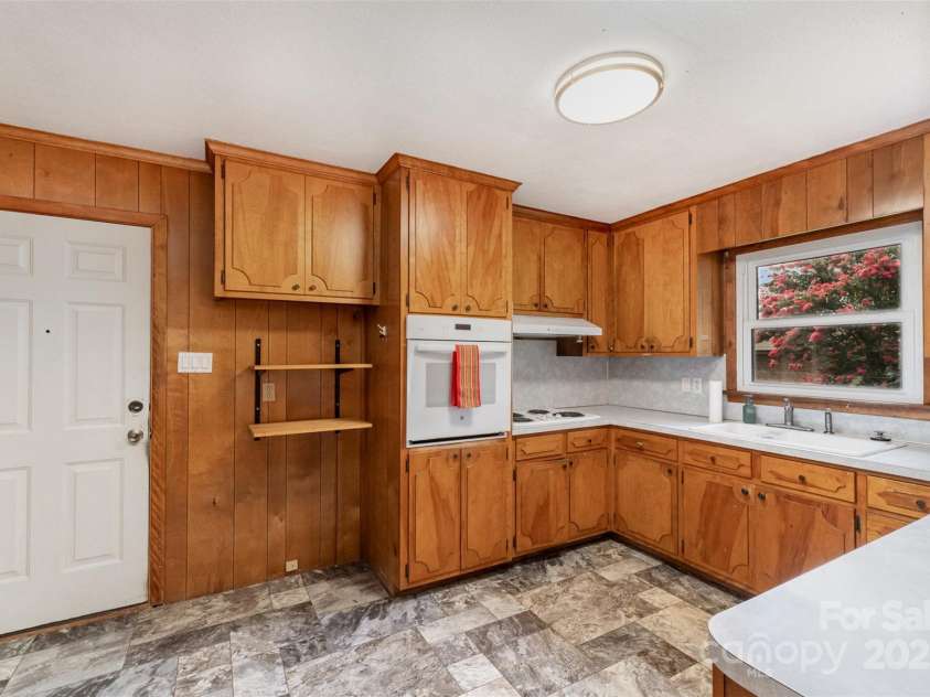 210 Brook Street, Kannapolis, NC 28083.  MLS# CAR4282893, YatesRealty ID 26610. 