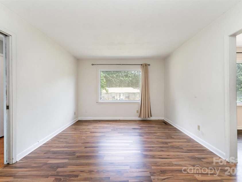 210 Brook Street, Kannapolis, NC 28083.  MLS# CAR4282893, YatesRealty ID 26610. 