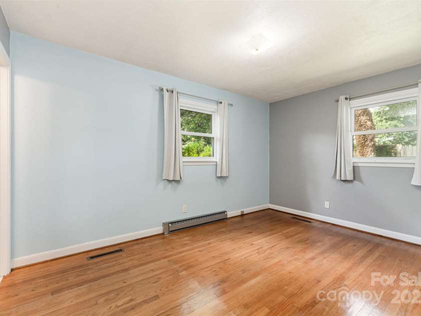 210 Brook Street, Kannapolis, NC 28083.  MLS# CAR4282893, YatesRealty ID 26610. 