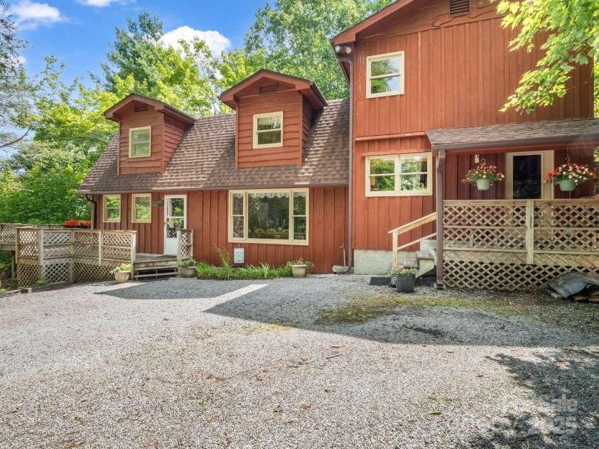 150 Marcellina Drive, Fairview, NC 28730.  MLS# CAR4279667, YatesRealty ID 26611. 50 Marcellina Drive