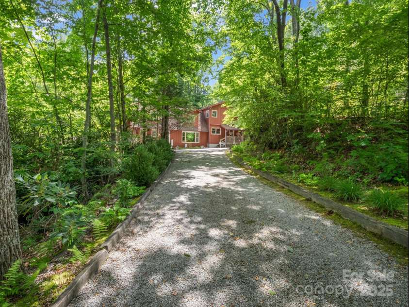 150 Marcellina Drive, Fairview, NC 28730.  MLS# CAR4279667, YatesRealty ID 26611. 