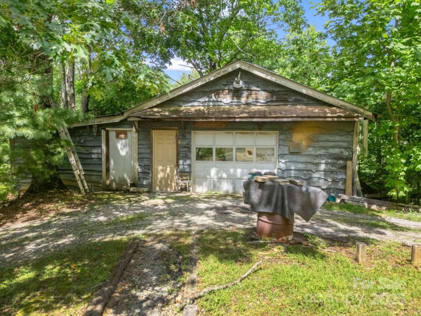 150 Marcellina Drive, Fairview, NC 28730.  MLS# CAR4279667, YatesRealty ID 26611. Workshop