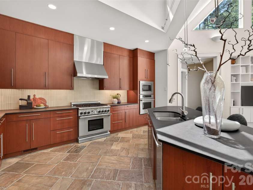 606 Ardrey Circle, Davidson, NC 28036.  MLS# CAR4280219, YatesRealty ID 26611. 