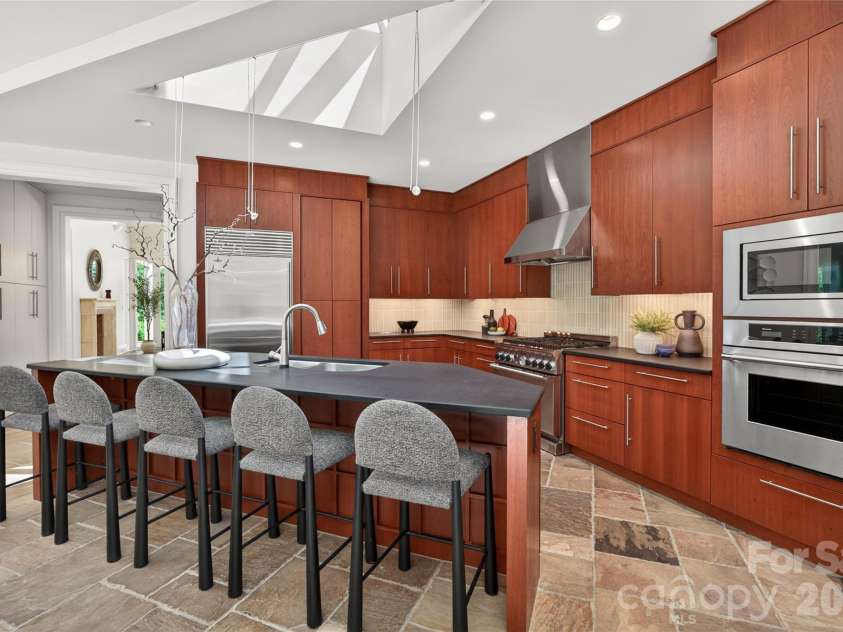 606 Ardrey Circle, Davidson, NC 28036.  MLS# CAR4280219, YatesRealty ID 26611. 