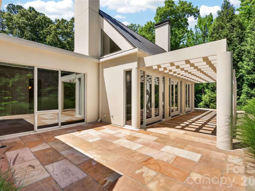 606 Ardrey Circle, Davidson, NC 28036.  MLS# CAR4280219, YatesRealty ID 26611. 