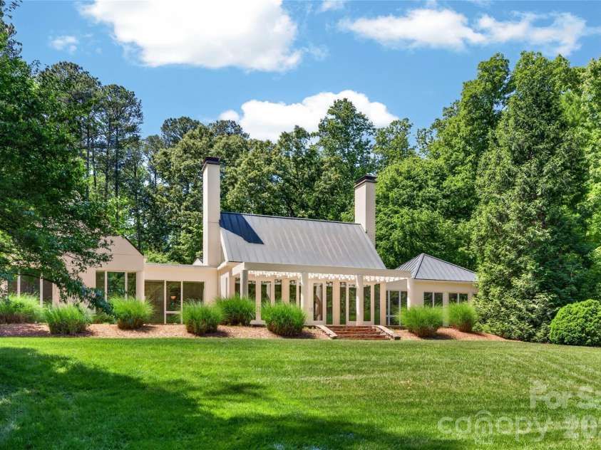 606 Ardrey Circle, Davidson, NC 28036.  MLS# CAR4280219, YatesRealty ID 26611. 