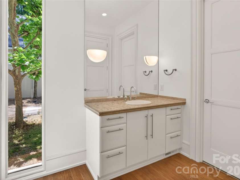 606 Ardrey Circle, Davidson, NC 28036.  MLS# CAR4280219, YatesRealty ID 26611. Bathroom 4