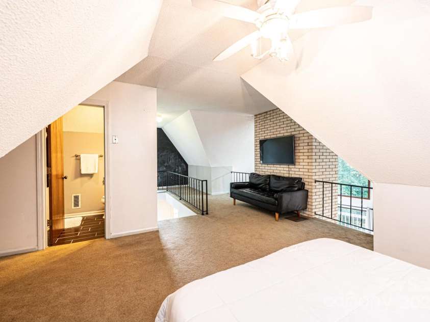 3776 Rams Club Place, Lenoir, NC 28645.  MLS# CAR4282916, YatesRealty ID 26612. 