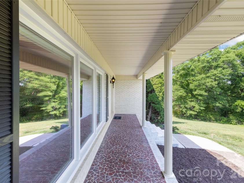 2004 Fountain Lane, Stanley, NC 28164.  MLS# CAR4385342, YatesRealty ID 26613. 