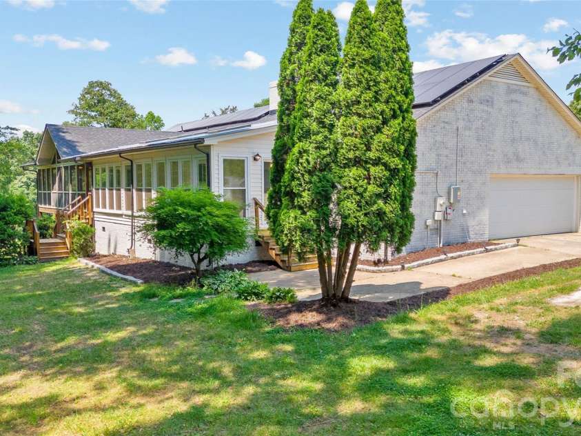 2004 Fountain Lane, Stanley, NC 28164.  MLS# CAR4385342, YatesRealty ID 26613. 