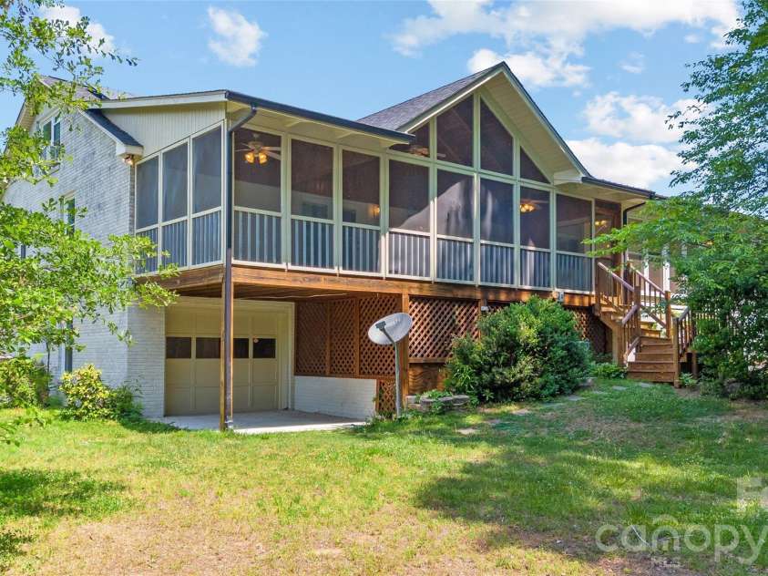 2004 Fountain Lane, Stanley, NC 28164.  MLS# CAR4385342, YatesRealty ID 26613. 