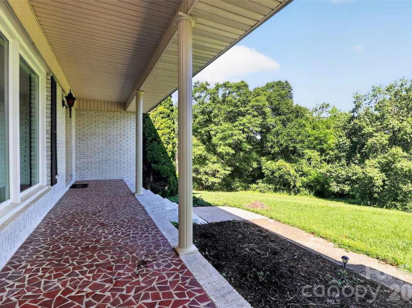 2004 Fountain Lane, Stanley, NC 28164.  MLS# CAR4385342, YatesRealty ID 26613. 