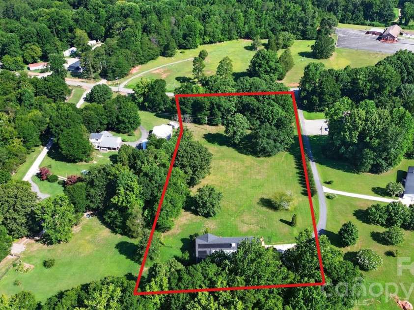 2004 Fountain Lane, Stanley, NC 28164.  MLS# CAR4385342, YatesRealty ID 26613. 