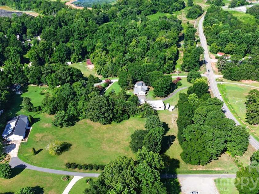 2004 Fountain Lane, Stanley, NC 28164.  MLS# CAR4385342, YatesRealty ID 26613. 