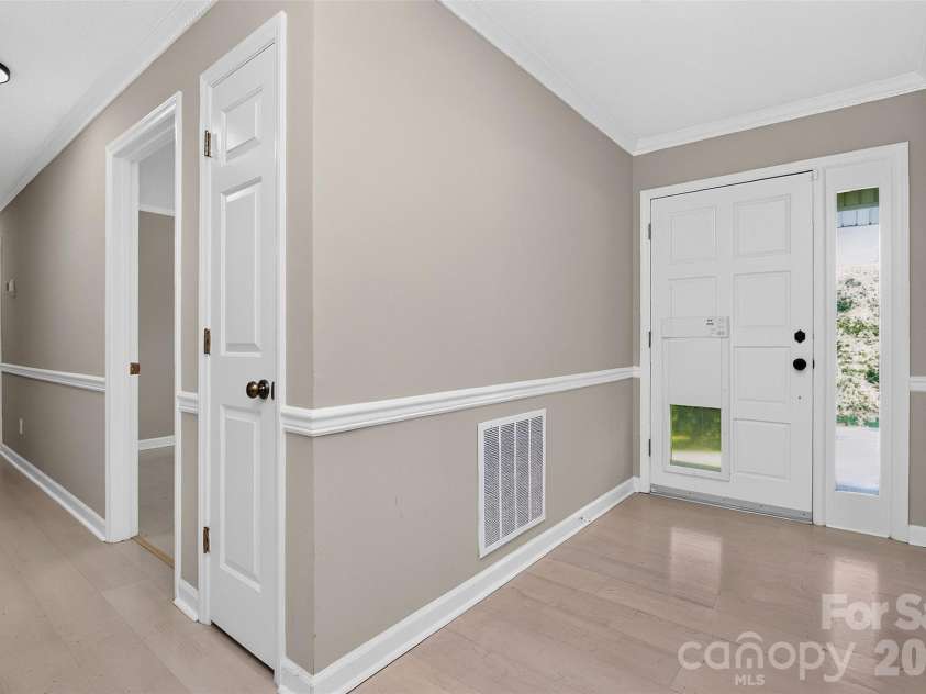 2004 Fountain Lane, Stanley, NC 28164.  MLS# CAR4385342, YatesRealty ID 26613. 