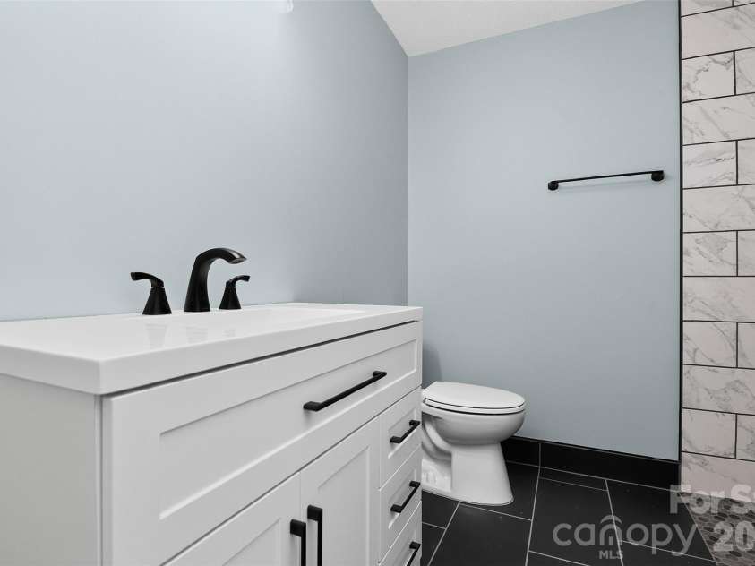 2004 Fountain Lane, Stanley, NC 28164.  MLS# CAR4385342, YatesRealty ID 26613. 
