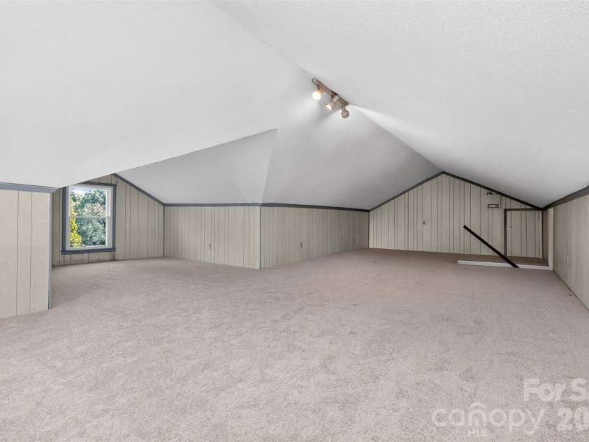 2004 Fountain Lane, Stanley, NC 28164.  MLS# CAR4385342, YatesRealty ID 26613. 