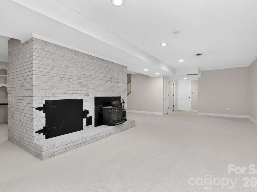 2004 Fountain Lane, Stanley, NC 28164.  MLS# CAR4385342, YatesRealty ID 26613. 