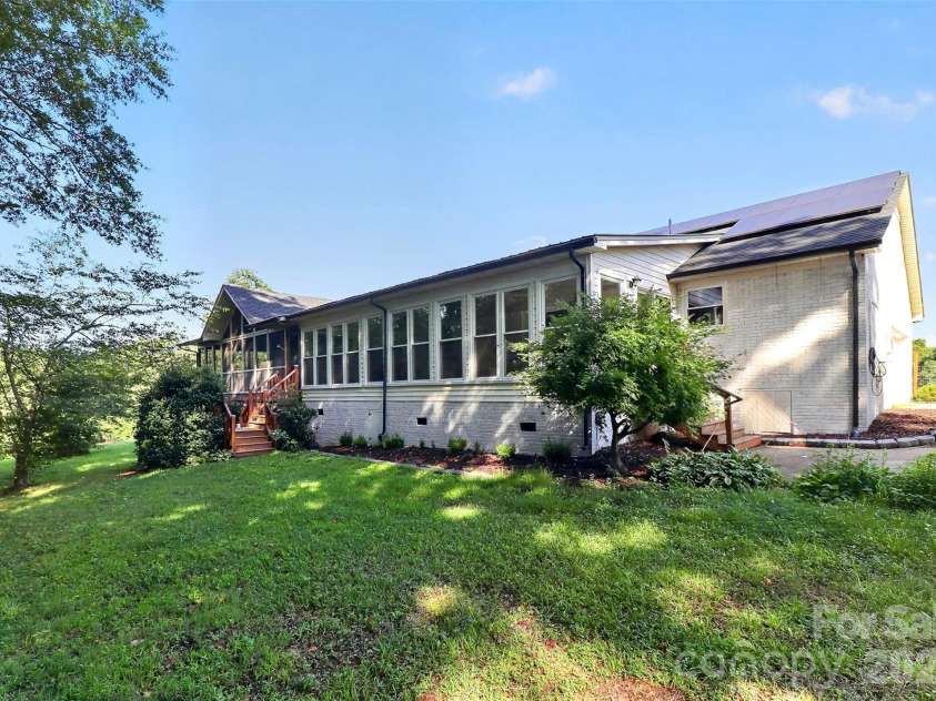 2004 Fountain Lane, Stanley, NC 28164.  MLS# CAR4385342, YatesRealty ID 26613. 