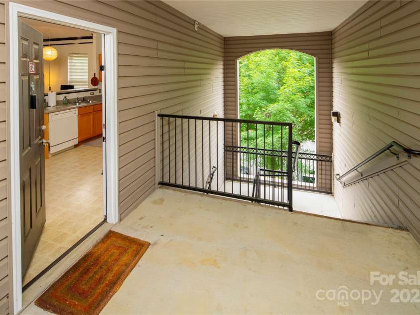 738 Appeldoorn Circle, Asheville, NC 28803.  MLS# CAR4274041, YatesRealty ID 26613. 