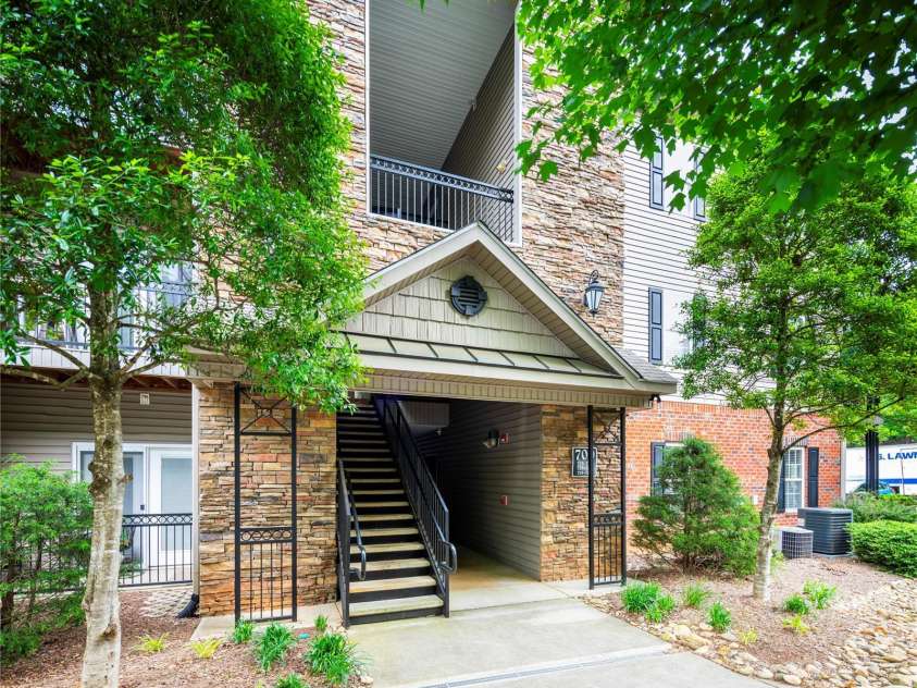 738 Appeldoorn Circle, Asheville, NC 28803.  MLS# CAR4274041, YatesRealty ID 26613. 