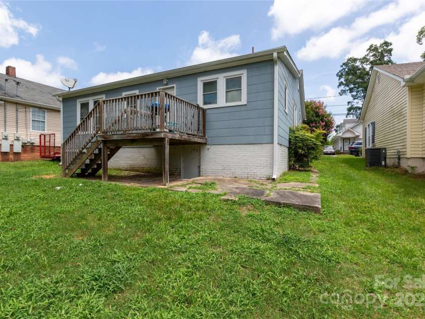 519 Rose Avenue, Kannapolis, NC 28083.  MLS# CAR4282227, YatesRealty ID 26615. 