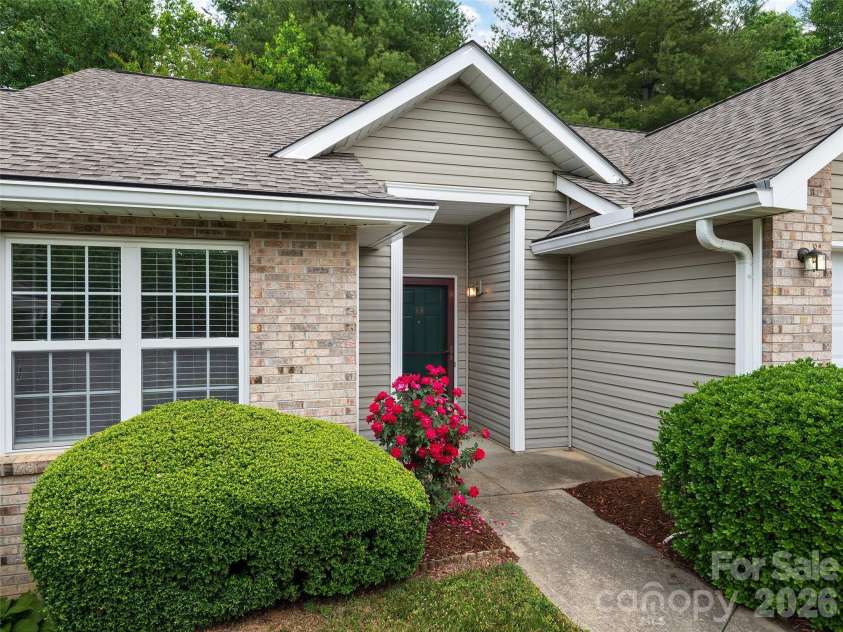 88 Wiltshire Circle, Fletcher, NC 28732.  MLS# CAR4381022, YatesRealty ID 26615. 
