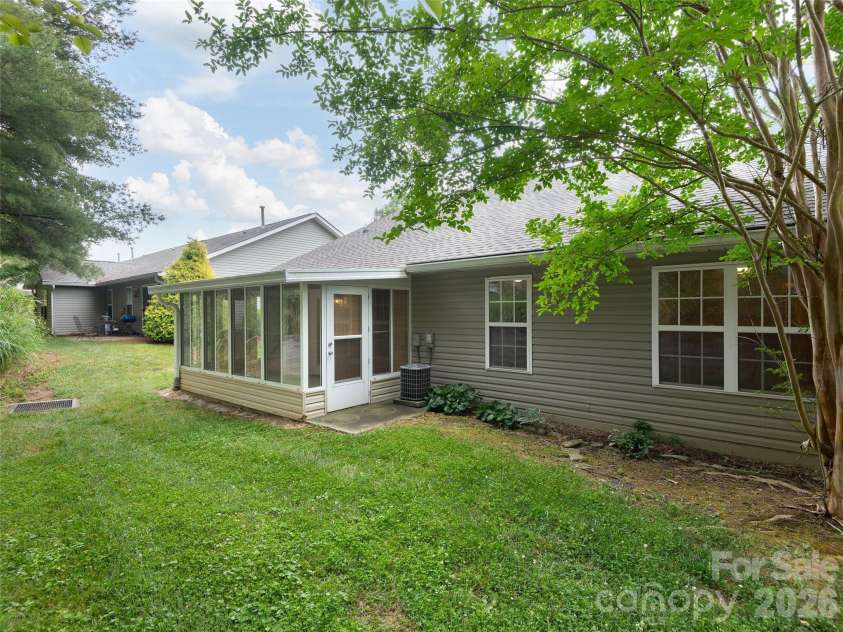 88 Wiltshire Circle, Fletcher, NC 28732.  MLS# CAR4381022, YatesRealty ID 26615. 