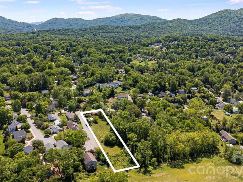 105 Liberty Street, Asheville, NC 28803.  MLS# CAR4382011, YatesRealty ID 26616. 