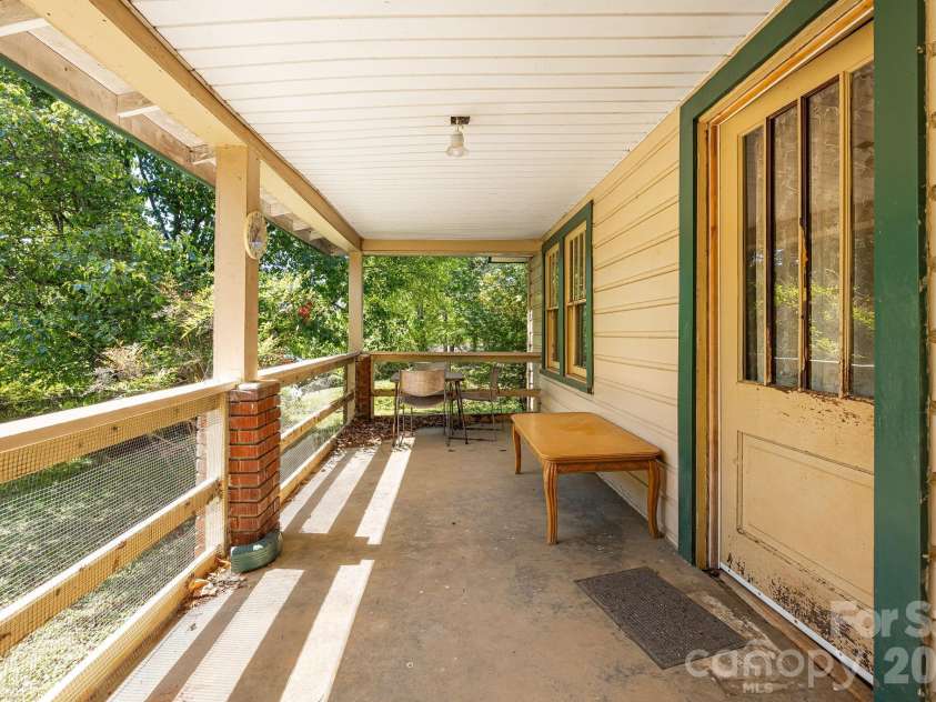 105 Liberty Street, Asheville, NC 28803.  MLS# CAR4382011, YatesRealty ID 26616. 