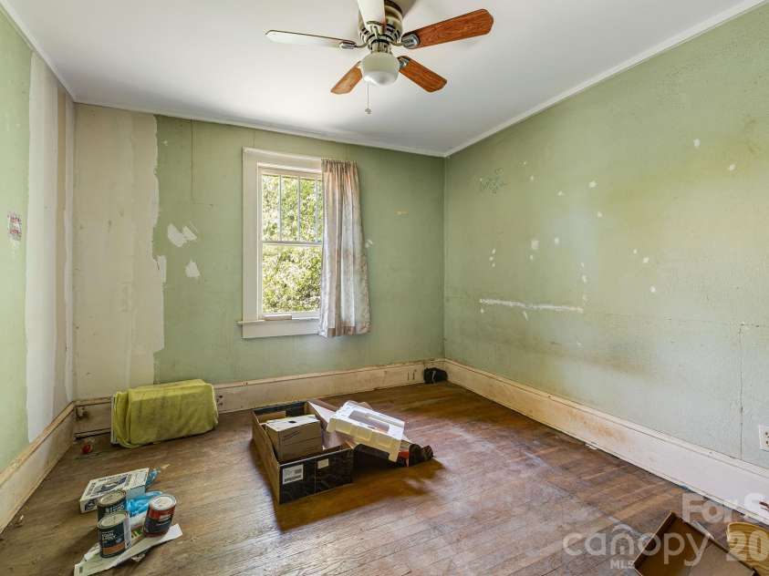 105 Liberty Street, Asheville, NC 28803.  MLS# CAR4382011, YatesRealty ID 26616. 