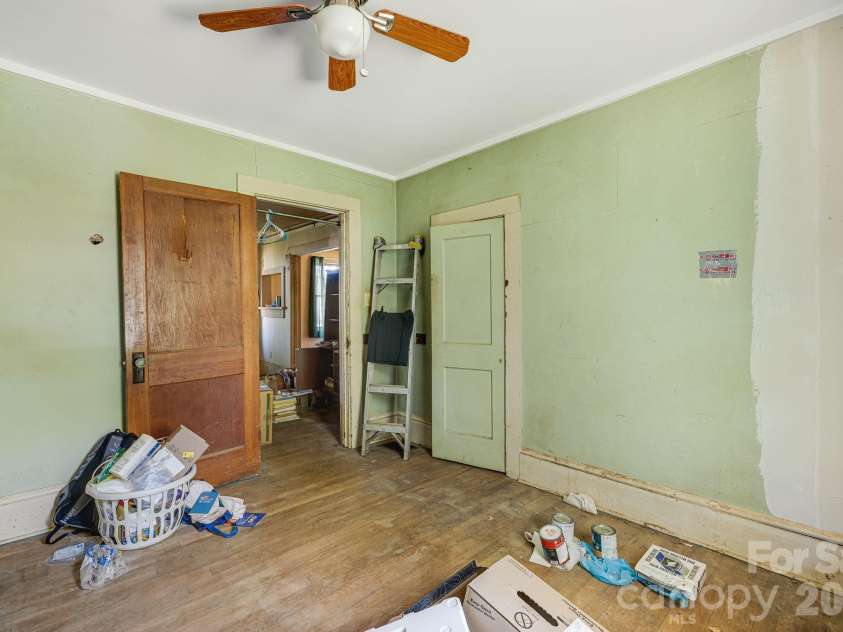 105 Liberty Street, Asheville, NC 28803.  MLS# CAR4382011, YatesRealty ID 26616. 